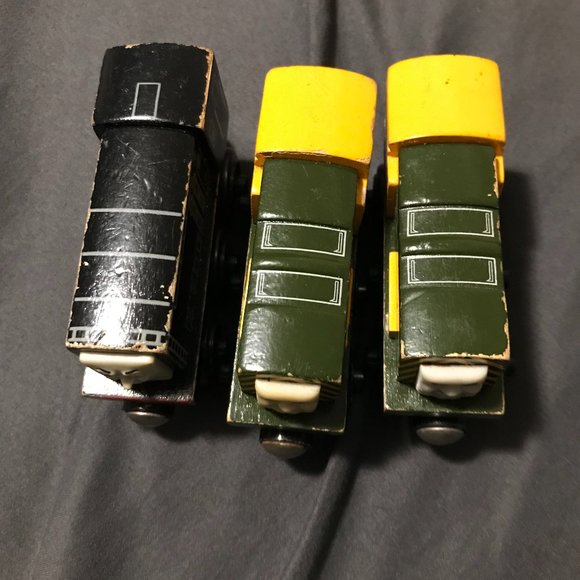 Thomas and Friends - Diesel, Arry and Bert - Picture 2 of 6